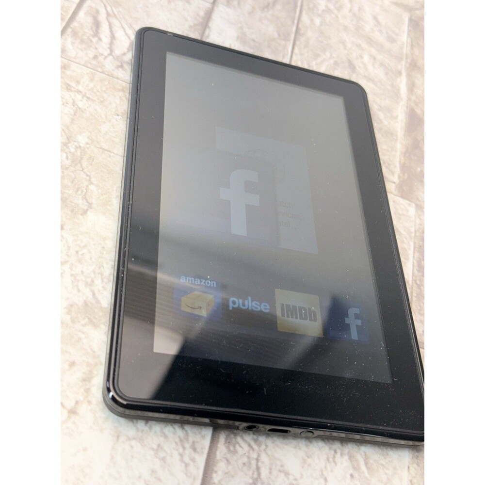 Amazon Kindle Fire 1st Generation 7" Color Tablet 8GB Wi-Fi Model D01400 - Picture 2 of 12